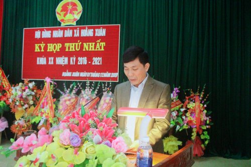 2. Đồng ch&iacute; Chu Thế S&acirc;m - Chủ nhiệm UBKT Huyện ủy - tổ trưởng tổ c&ocirc;ng t&aacute;c th&ocirc;ng qua th&ocirc;ng b&aacute;o số 163 của BTC Huyện ủy.jpg