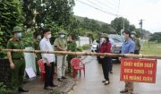 ĐỒNG CHÍ ĐOÀN THỊ HẢI – PHÓ BÍ THƯ THƯỜNG THỰC HUYỆN UỶ ĐI THĂM, KIỂM TRA HOẠT ĐỘNG TẠI CÁC CHỐT KIỂM SOÁT PHÒNG CHỐNG DỊCH COVID 19 TRÊN ĐỊA BÀN