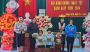 ĐOÀN THANH NIÊN XÃ HOẰNG XUÂN TẶNG QUÀ CHO CÁC EM HỌC SINH CÓ HOÀN CẢNH KHÓ KHĂN NHÂN DỊP TẾT NGUYÊN ĐÁN GIÁP THÌN 2024.