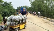 Thôn Đại Điền xã Hoằng Xuân trồng hoa chuỗi ngọc, xây dựng tuyến đê xanh, sạch, đẹp qua địa bàn thôn.