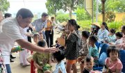 Ngày Quốc tế Thiếu nhi là dịp đặc biệt để mọi người gợi nhớ lại tuổi thơ hồn nhiên của mình, thể hiện tình cảm của mình đối với trẻ nhỏ.